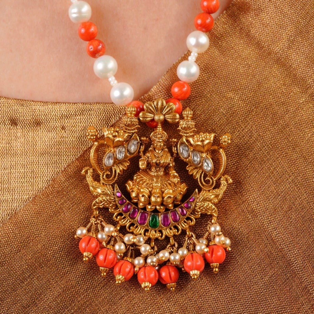 Sri Lakshmi Vaibhavam – 3D Gold Pendant