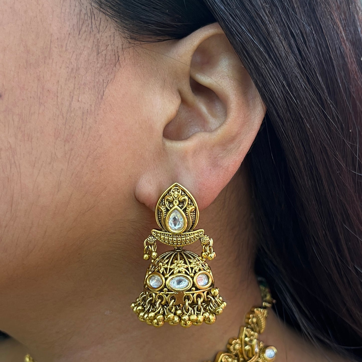 Aaranya V-Shape Kundan Waterfall Necklace Set