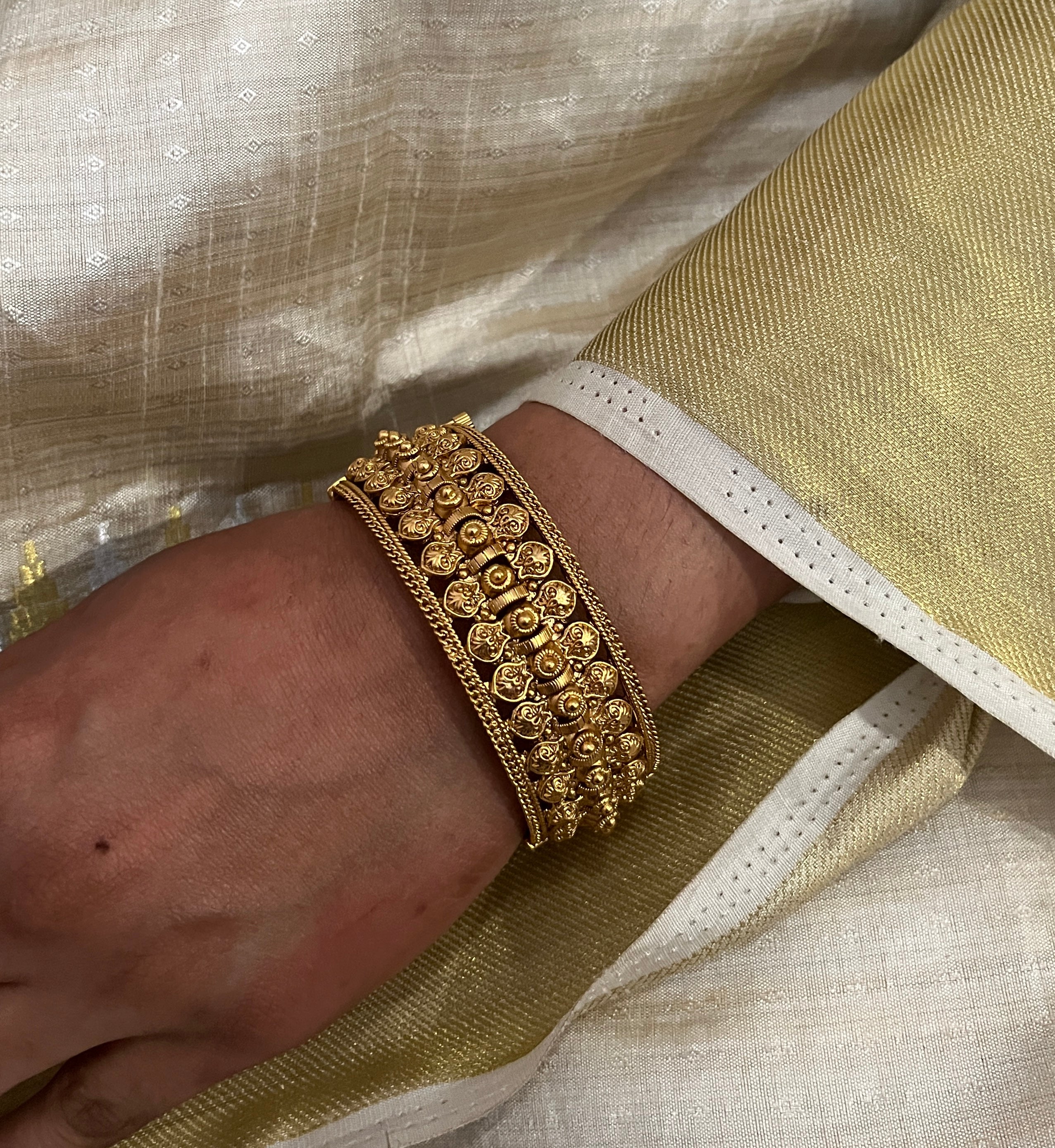 Kareena Antique Kada