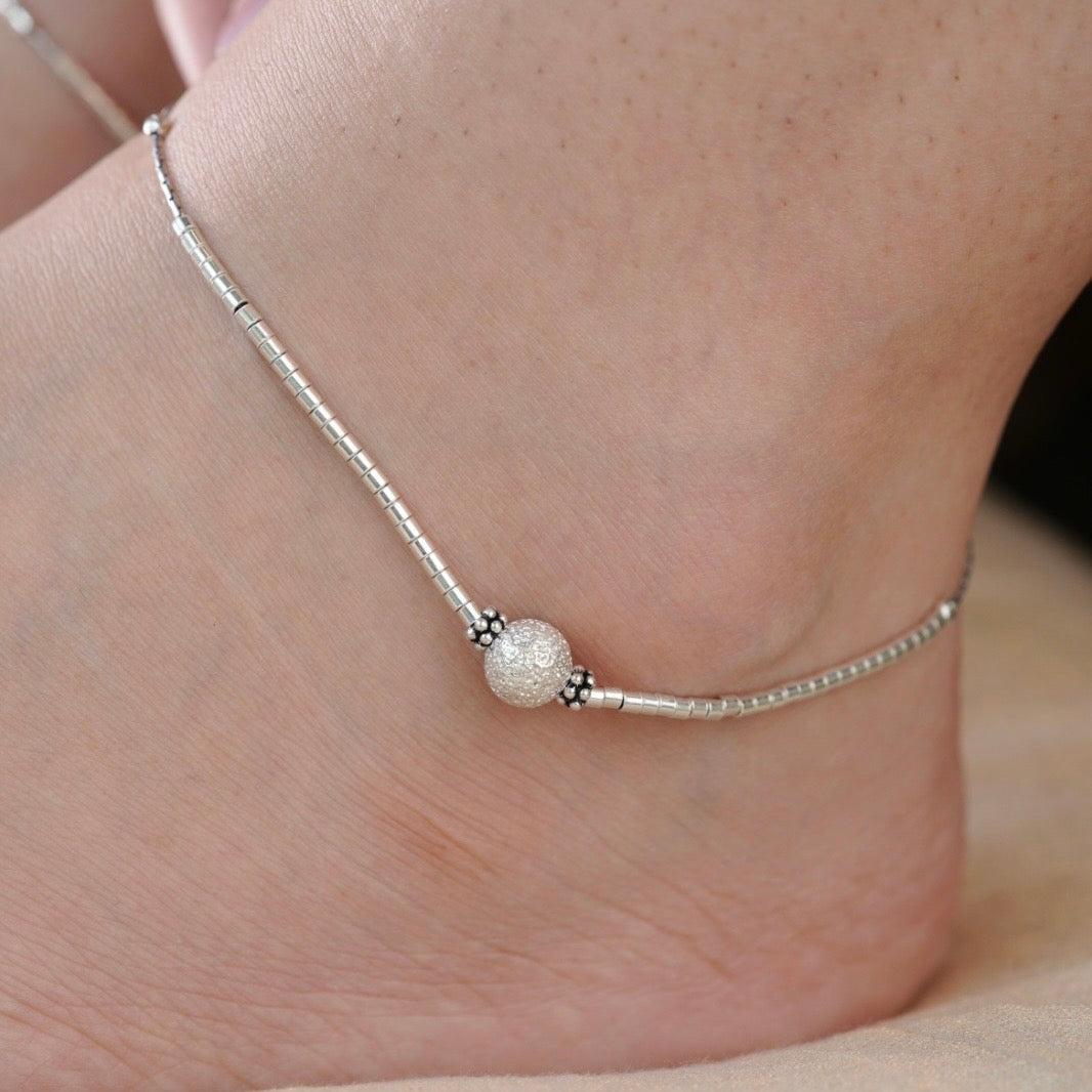 Antique Ball Minimal Anklet