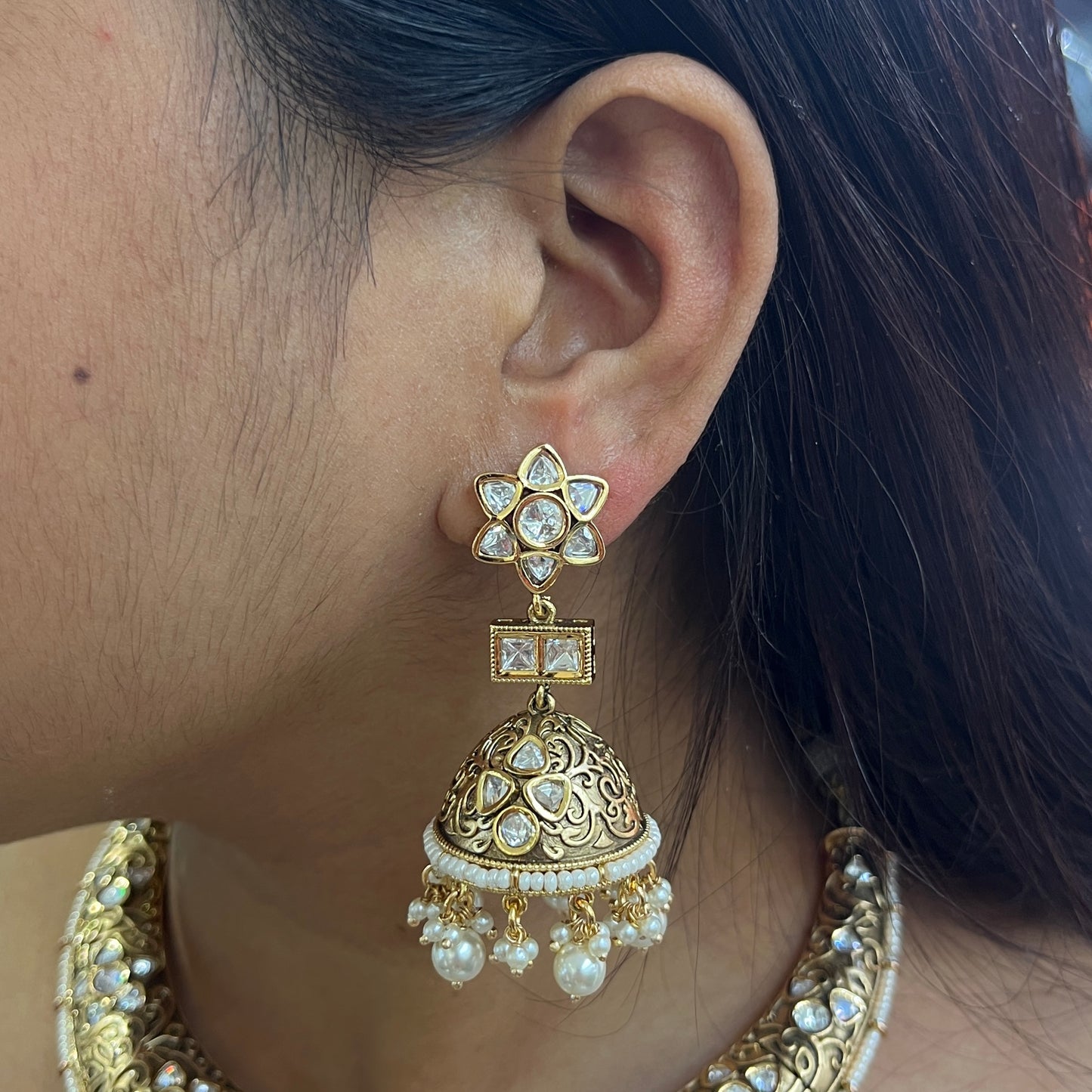 Suvarna Kundan Hasli with Classic Jhumkis