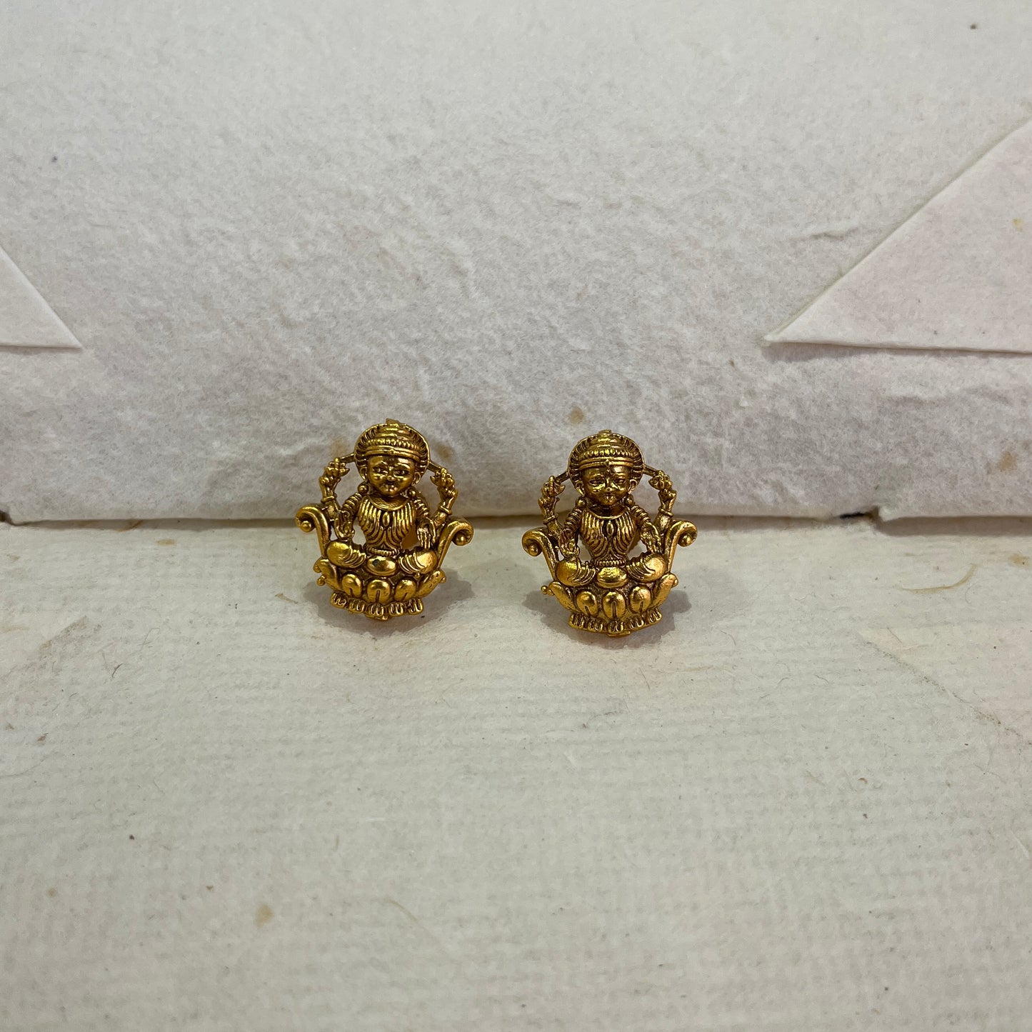 Shri Lakshmi Antique Gold Pendant Set