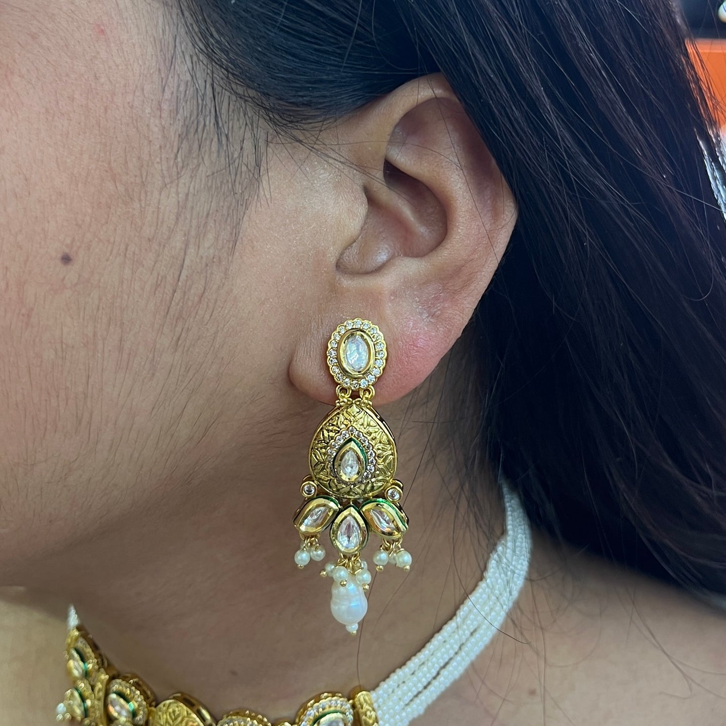 Noor-E-Pearl Kundan Choker Set