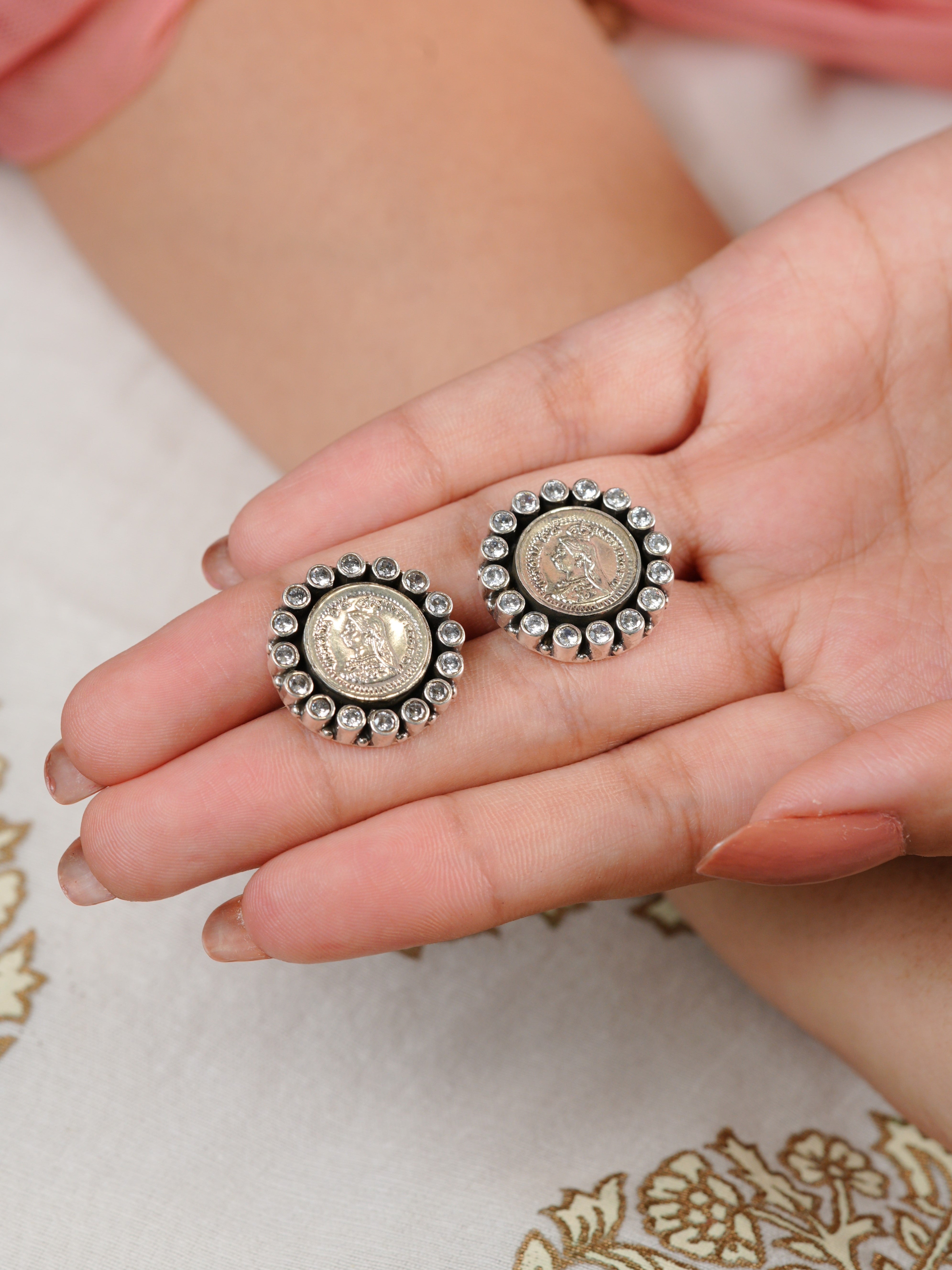 Royal Grace Queen Earrings