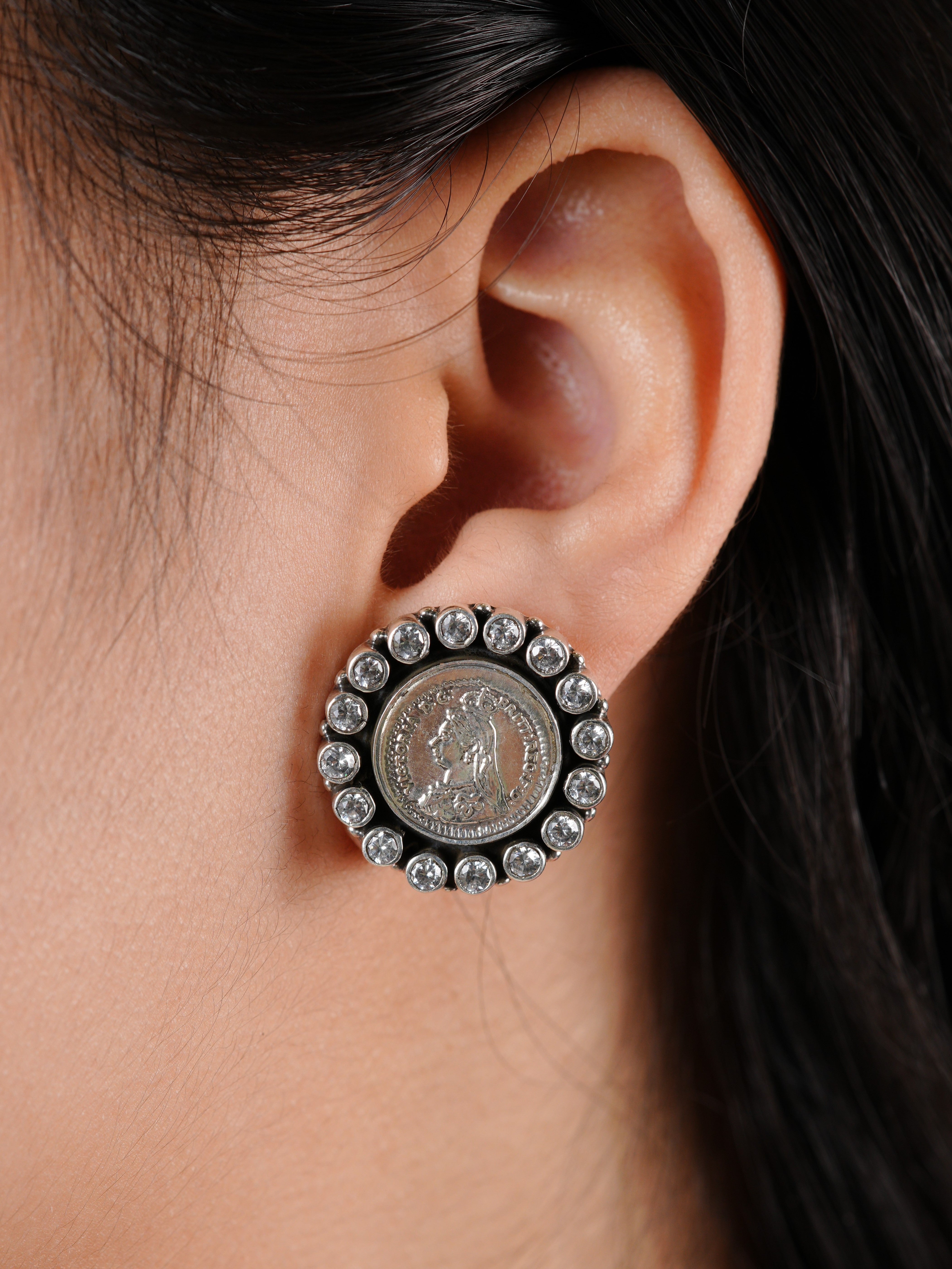 Royal Grace Queen Earrings
