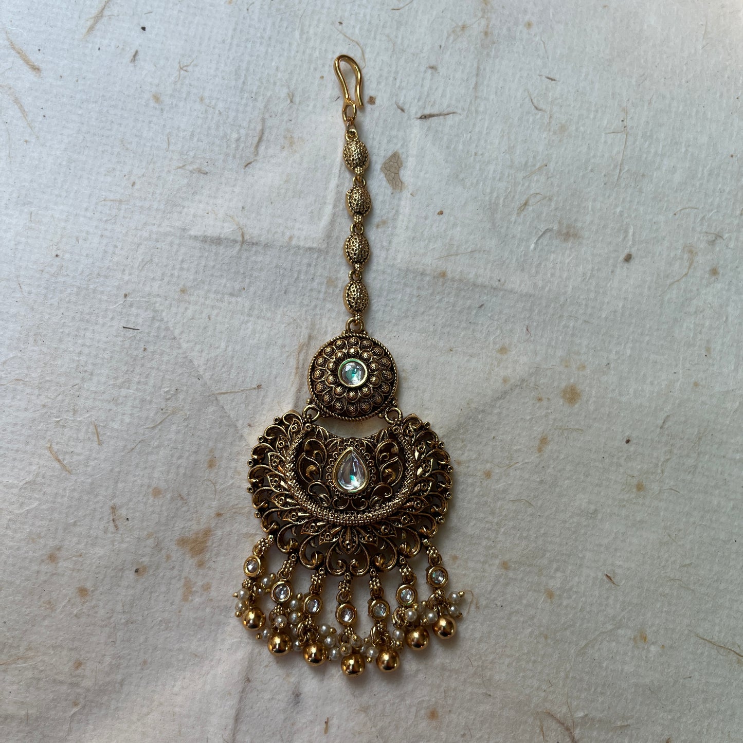 Zohra Chand Antique Gold Tikka