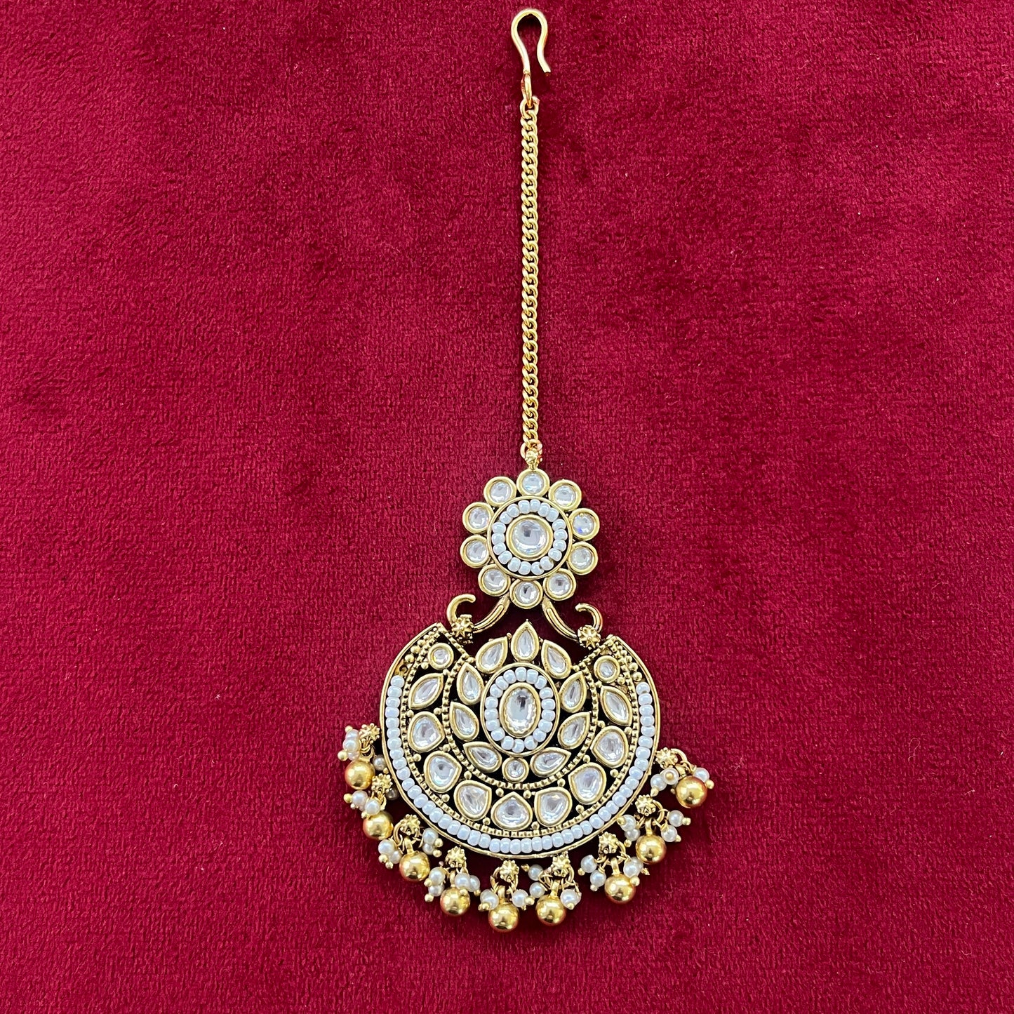 Aarohi V-Shape Kundan Necklace Set