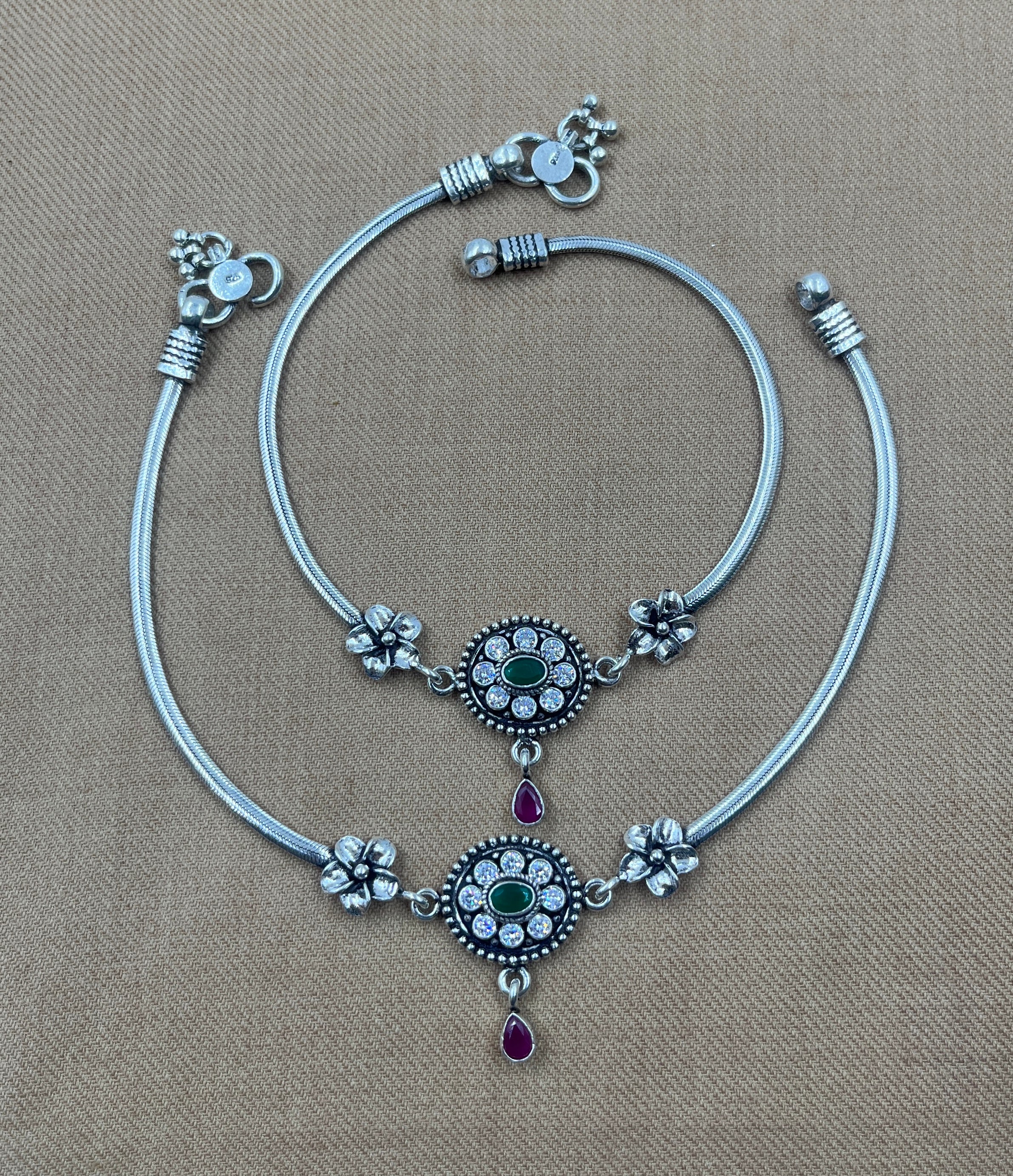 Divya Multicolour Cut-stone Ankelet