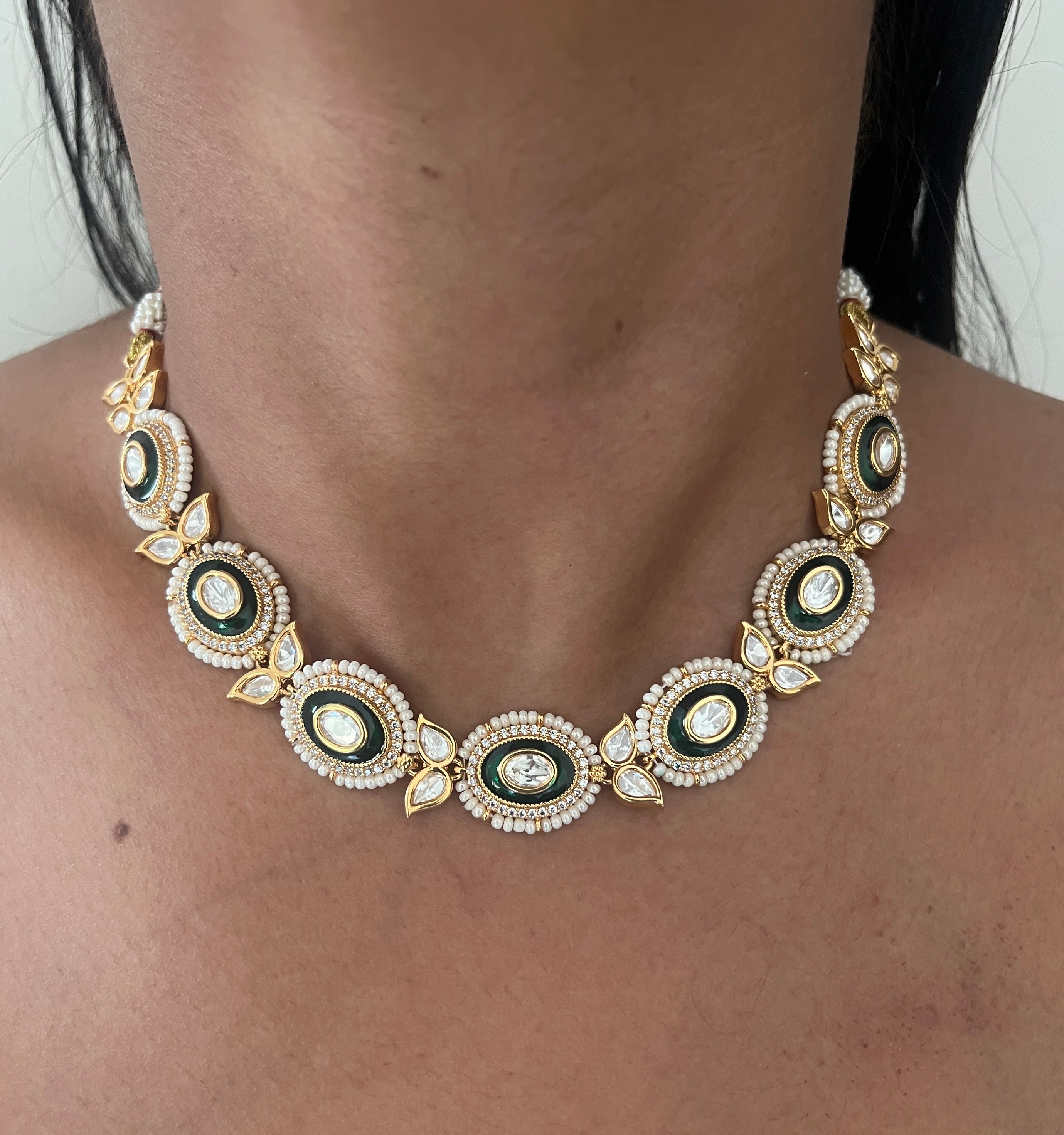 Minimal Kundan Set with Meenakari & pearls Bhandayi