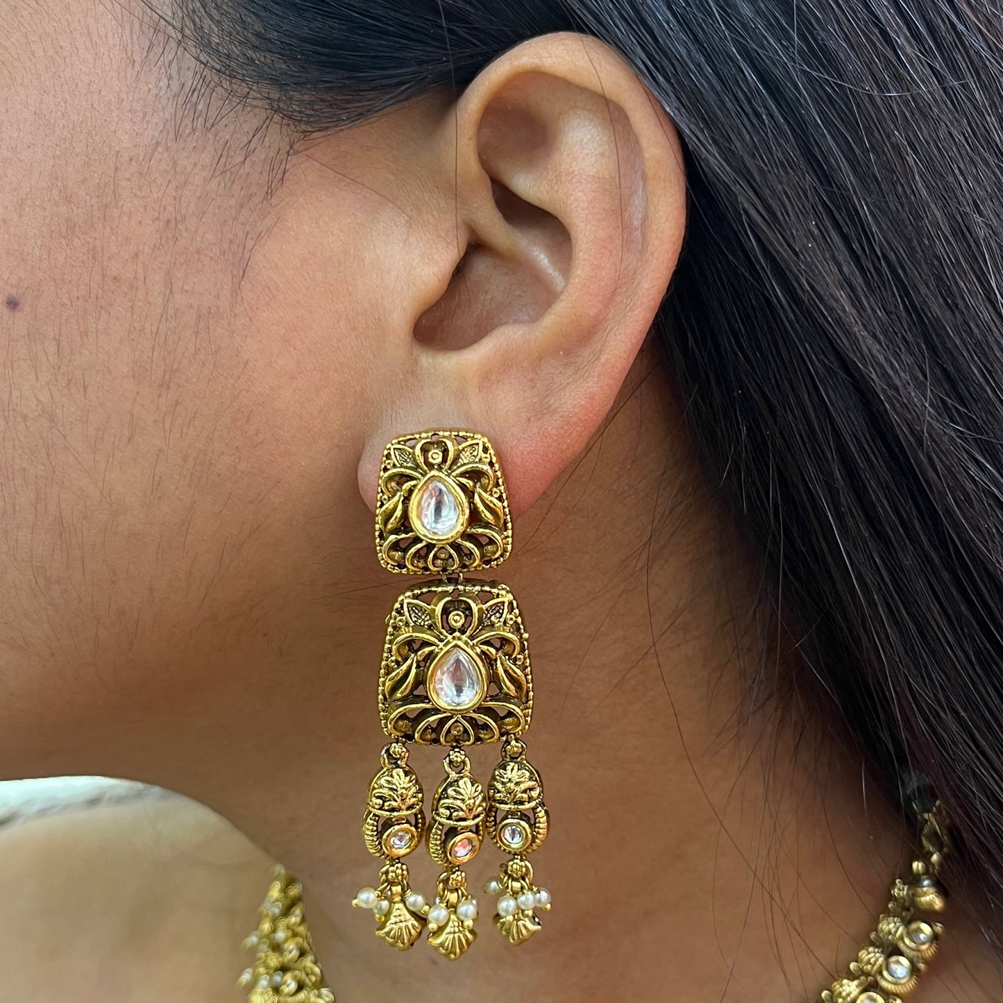 Anvika Minimal Kundan Necklace Set with Long Earrings