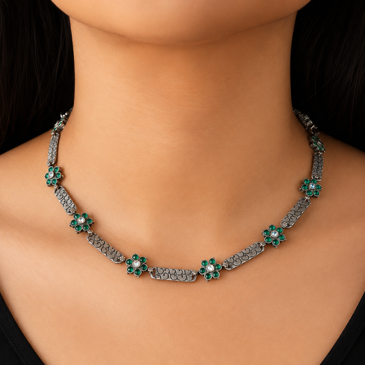 Emerald Bloom Antique Silver Necklace