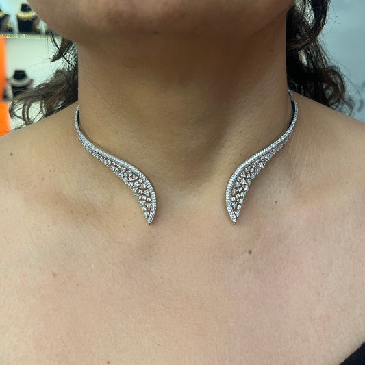 Luminé Minimal Diamond Collar Necklace