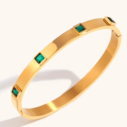 Elegant Emerald Bracelet!