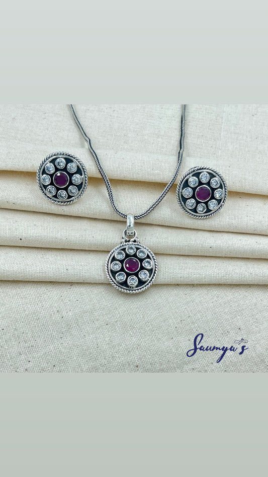 Full round flower cut-stone pendant set