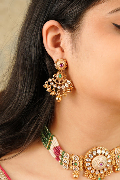 Rajwadi Round Tukdi Choker with Minimal Kundan