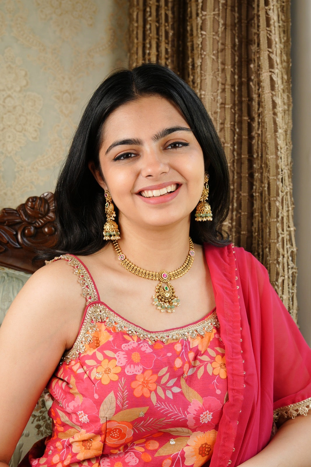 Chandrika Ratna Antique Gold Necklace Set