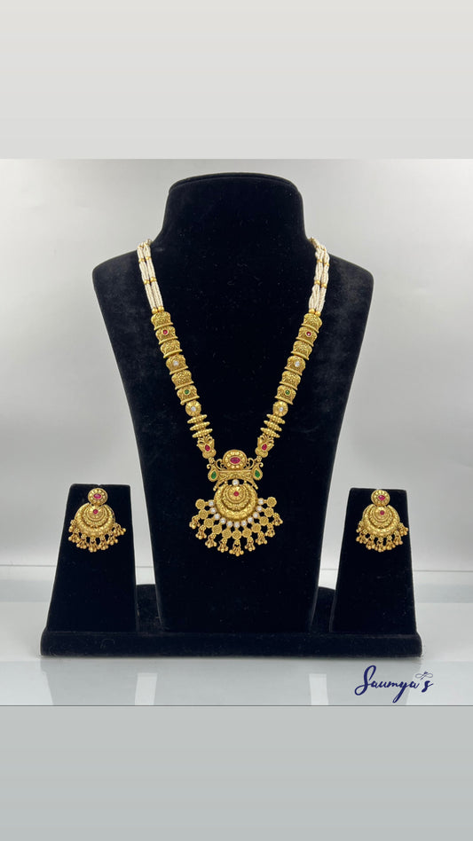 Rajwadi Sleek Gold look set with Kundan & kempo stone