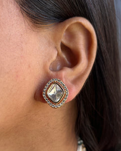 Minimal Kundan Pearl Choker