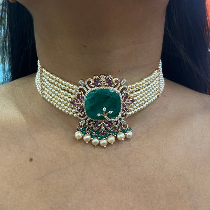 Emerald Aura – Pearl & Amethyst Rose Gold Choker