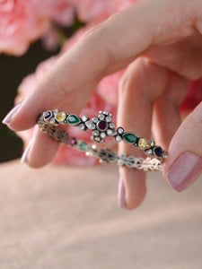 Navratna Teardrop Bracelet