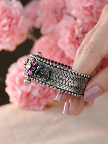 Royal Elephant Kemp Cuff