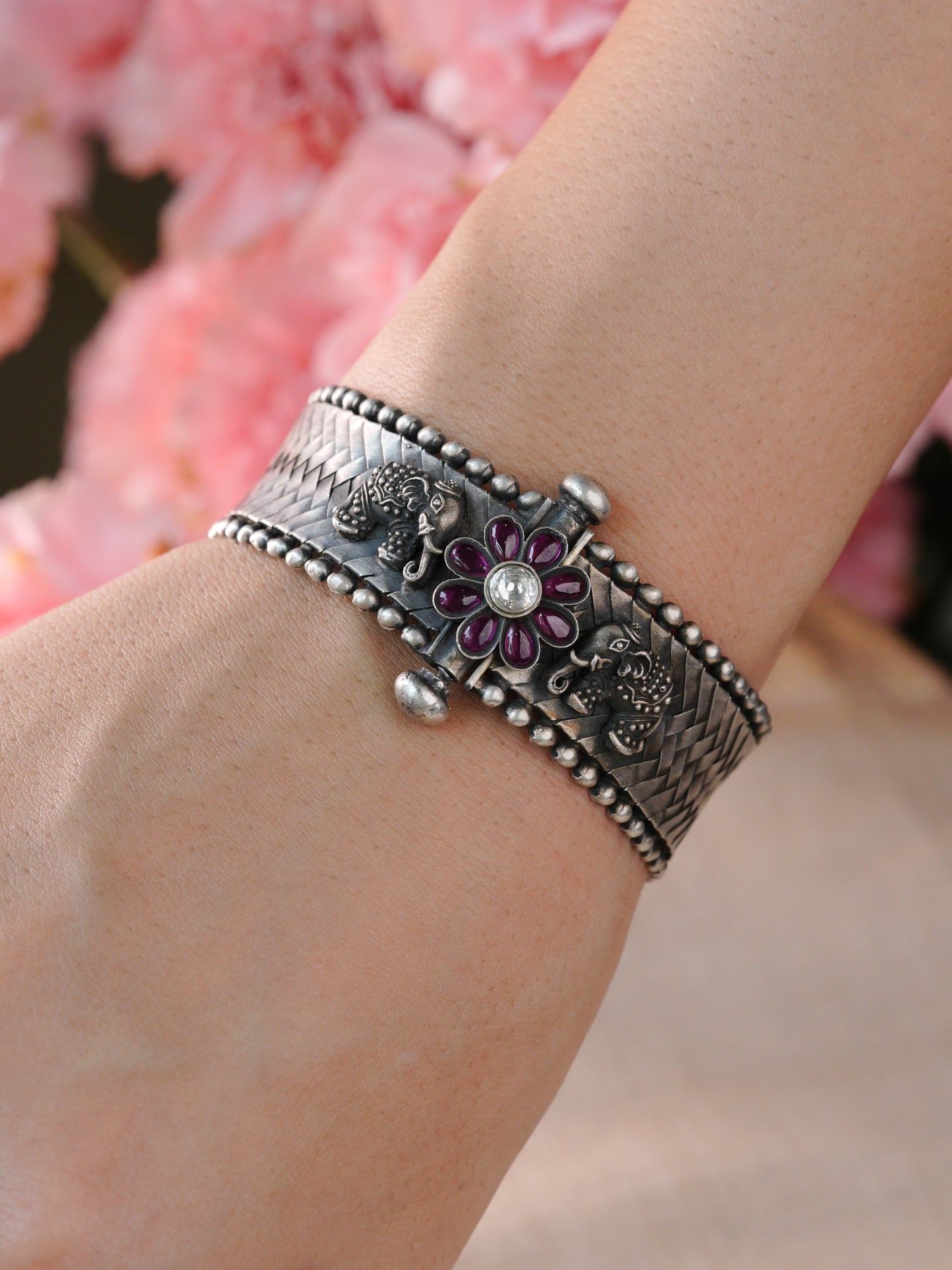 Royal Elephant Kemp Cuff