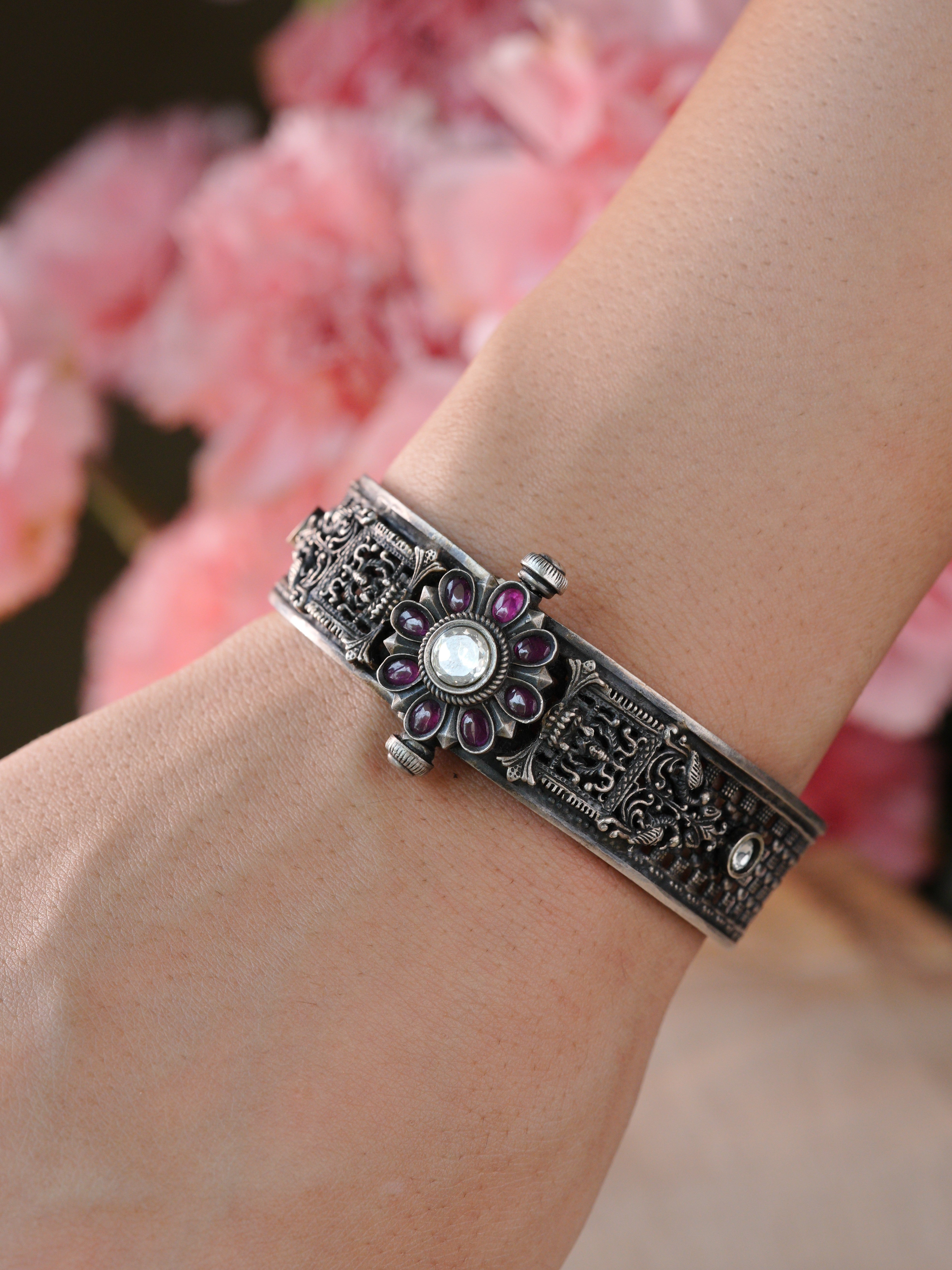 Temple Glow Kemp Bracelet