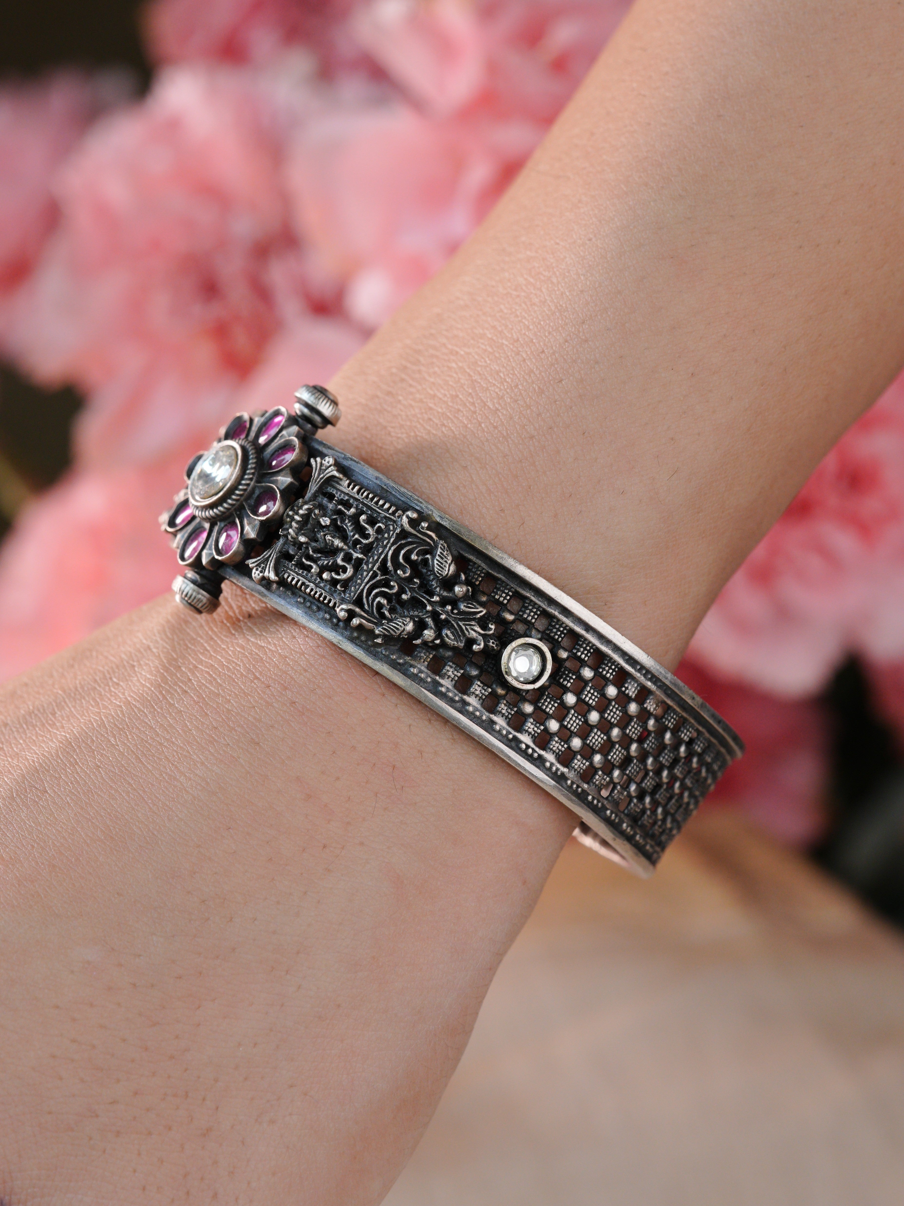 Temple Glow Kemp Bracelet