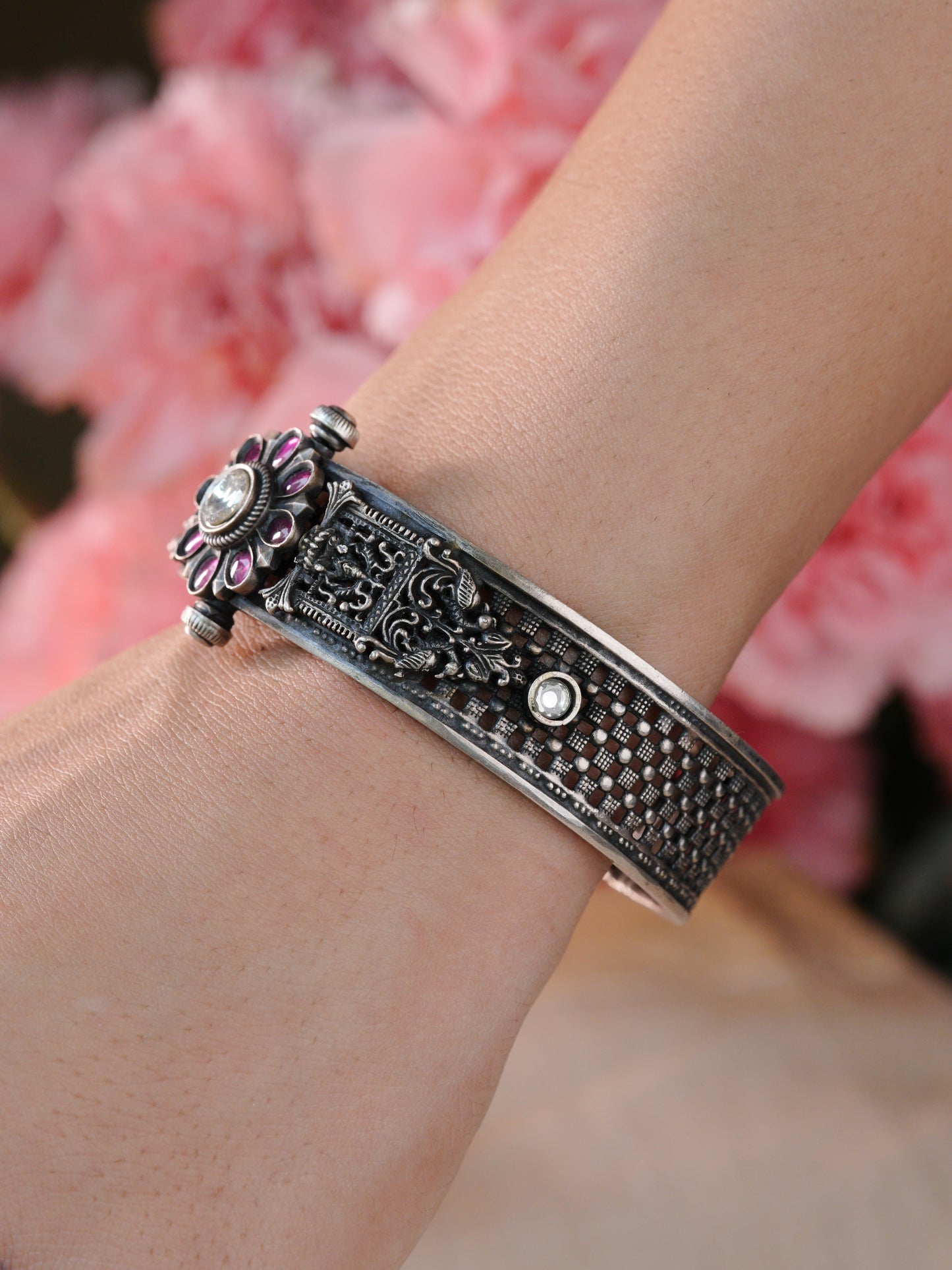 Temple Glow Kemp Bracelet
