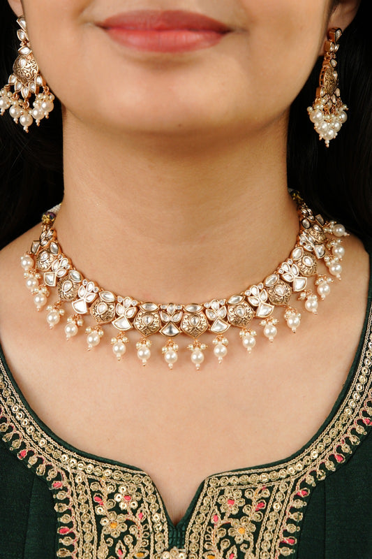 Antique Gold Kundan Necklace with Pearls – Versatile Set