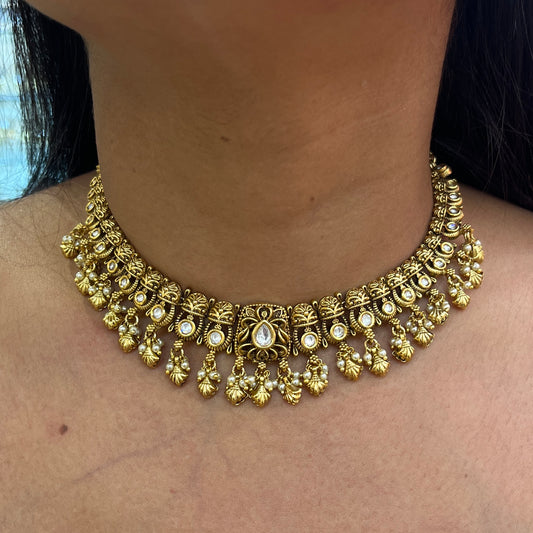 Anvika Minimal Kundan Necklace Set with Long Earrings