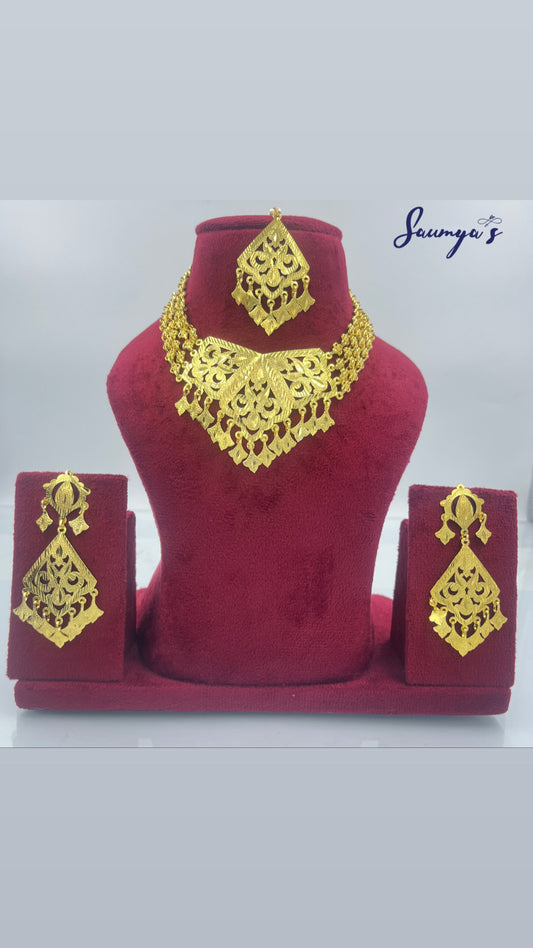 Royal All gold Punjabi Set! With pipal Patti work & passa!