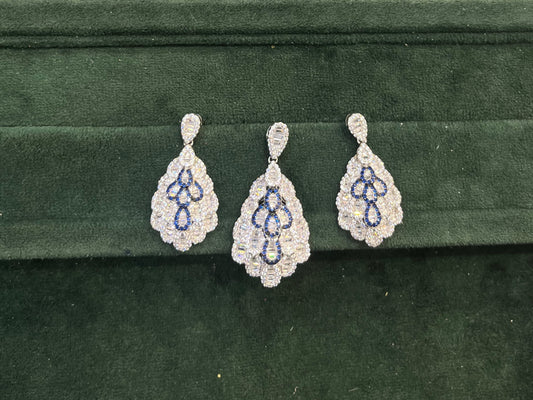 Beautiful Baguette Style shaphire combination pendant set