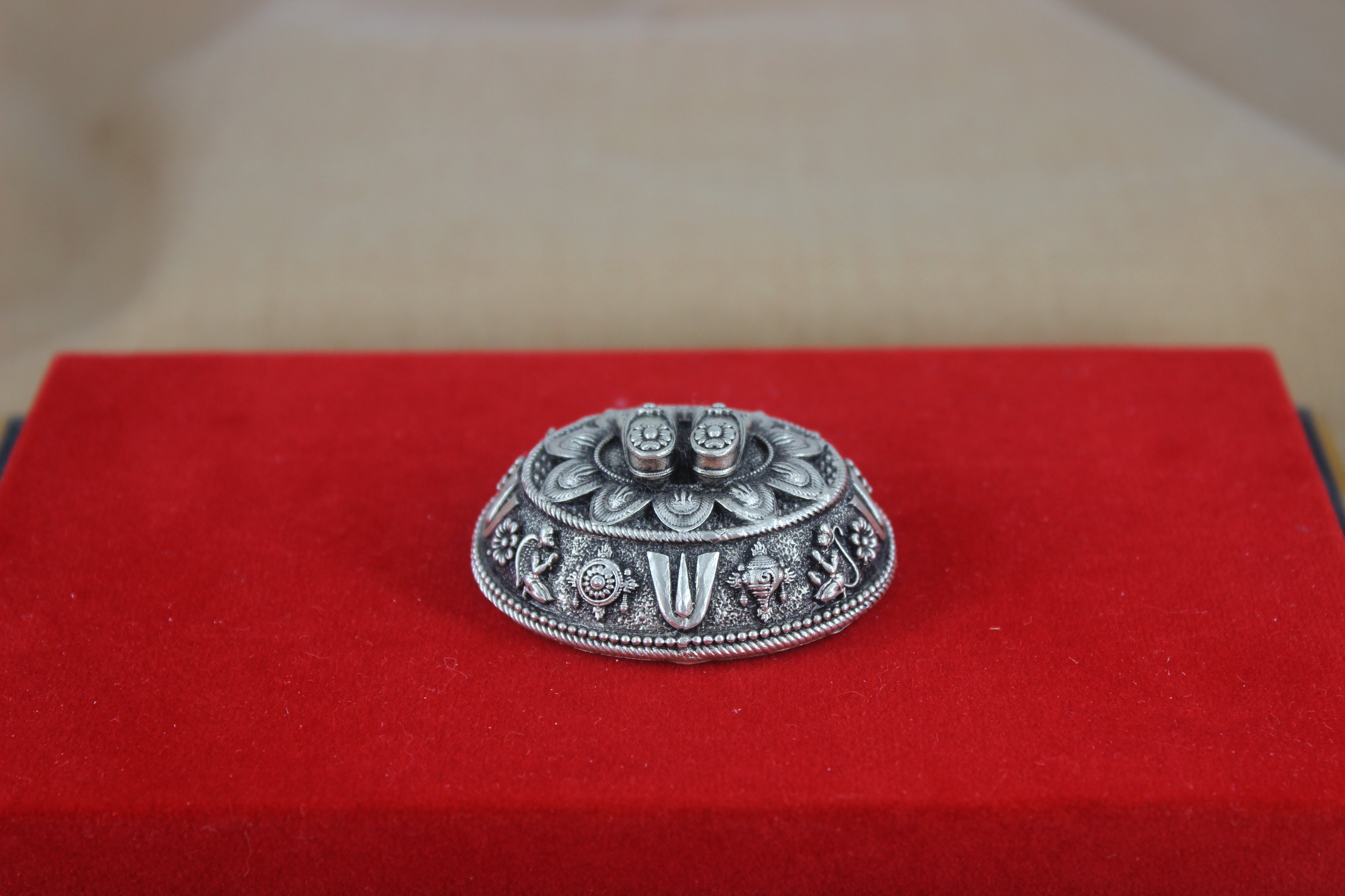 Antique Silver Luxmi Charan Paduka SaumyasSilver